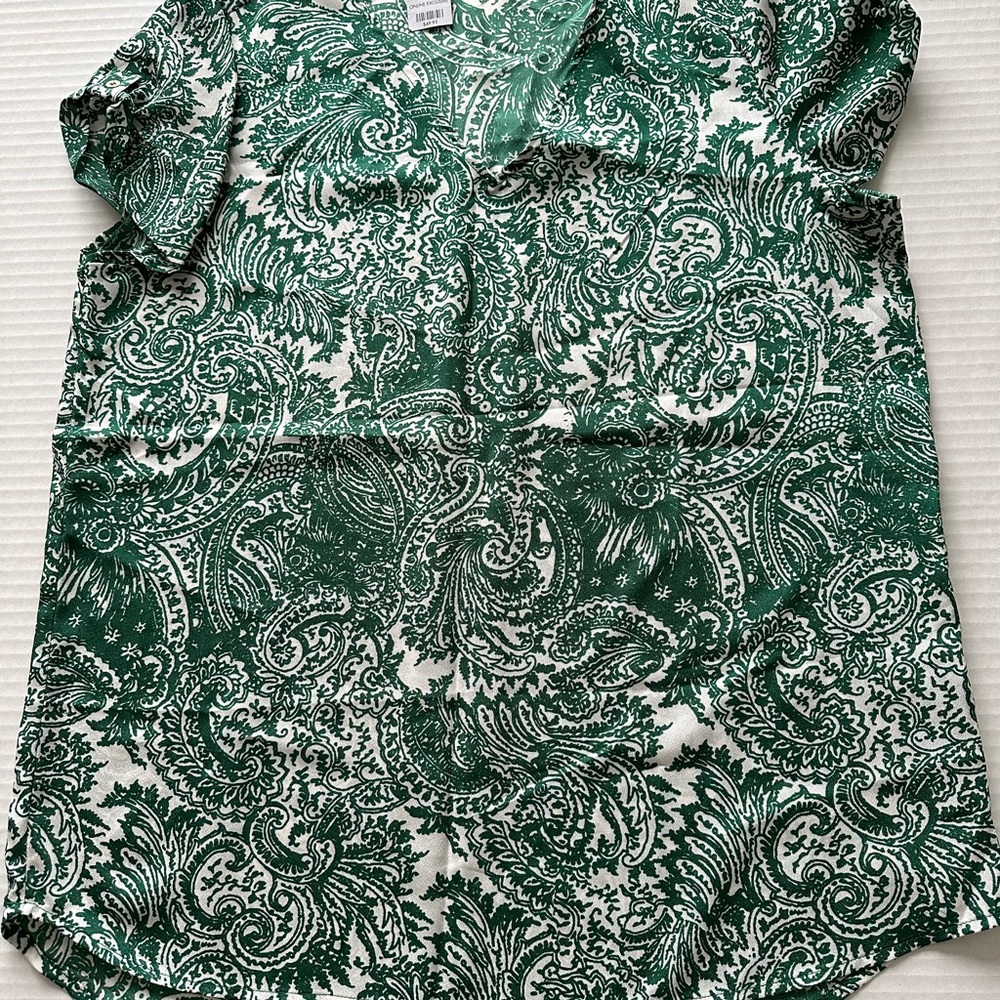 New The limited shirt in Medium